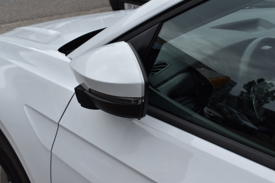 Volkswagen T-Cross 1.0 TSI Life Automaat Keyless/apple carplay/Stoelverwarming rijklaarprijs