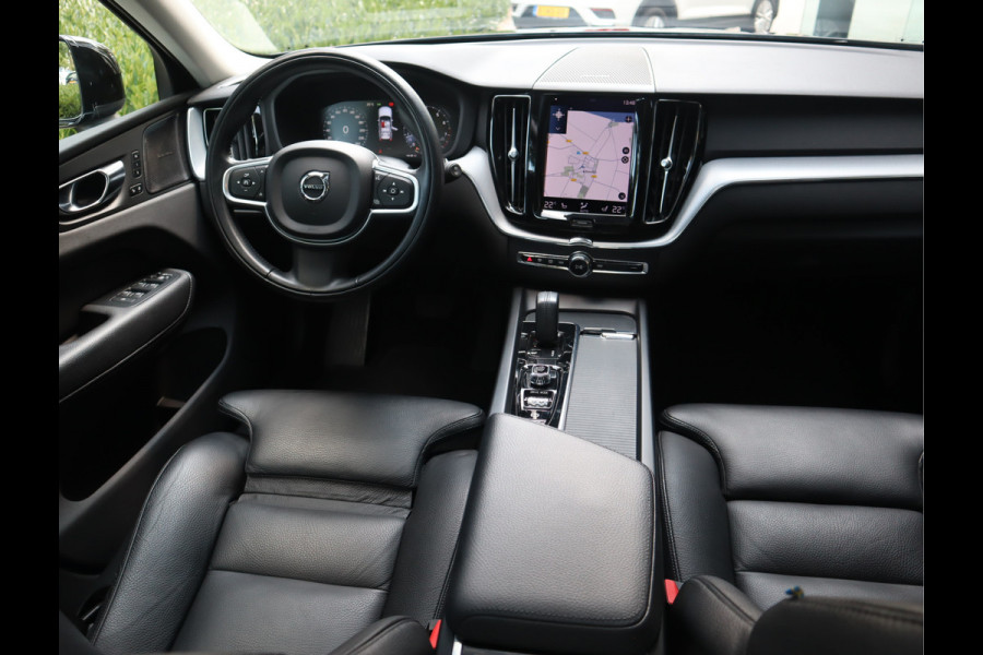 Volvo XC60 2.0 B5 250 PK Momentum Exclusive / Panoramadak Volvo XC60 2.0 B5 250 PK Momentum Exclusive / Panoramadak