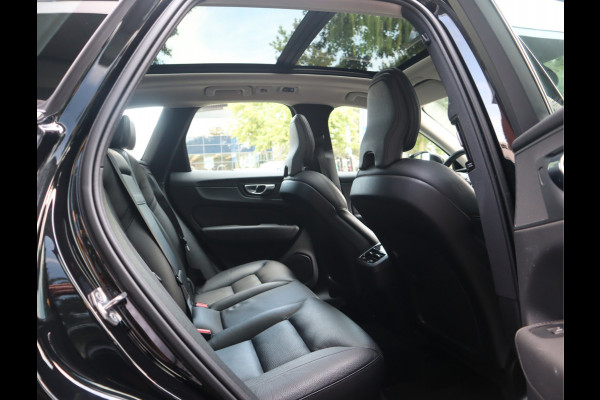 Volvo XC60 2.0 B5 250 PK Momentum Exclusive / Panoramadak Volvo XC60 2.0 B5 250 PK Momentum Exclusive / Panoramadak