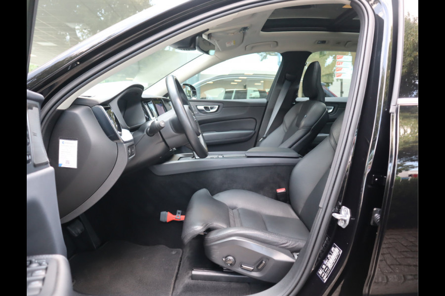 Volvo XC60 2.0 B5 250 PK Momentum Exclusive / Panoramadak Volvo XC60 2.0 B5 250 PK Momentum Exclusive / Panoramadak