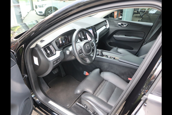 Volvo XC60 2.0 B5 250 PK Momentum Exclusive / Panoramadak Volvo XC60 2.0 B5 250 PK Momentum Exclusive / Panoramadak