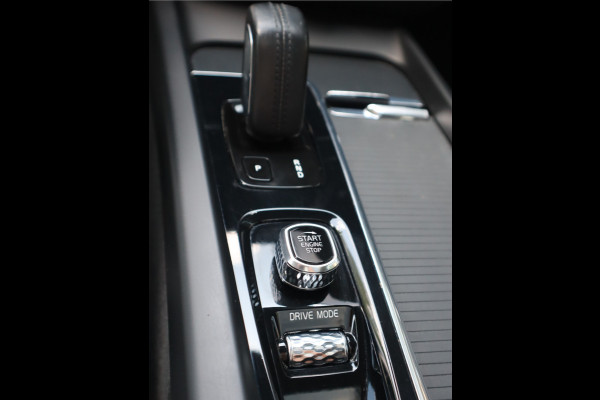 Volvo XC60 2.0 B5 250 PK Momentum Exclusive / Panoramadak Volvo XC60 2.0 B5 250 PK Momentum Exclusive / Panoramadak