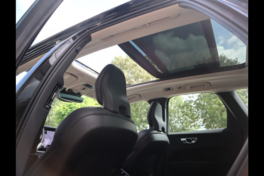 Volvo XC60 2.0 B5 250 PK Momentum Exclusive / Panoramadak Volvo XC60 2.0 B5 250 PK Momentum Exclusive / Panoramadak