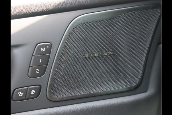 Volvo XC60 2.0 B5 250 PK Momentum Exclusive / Panoramadak Volvo XC60 2.0 B5 250 PK Momentum Exclusive / Panoramadak