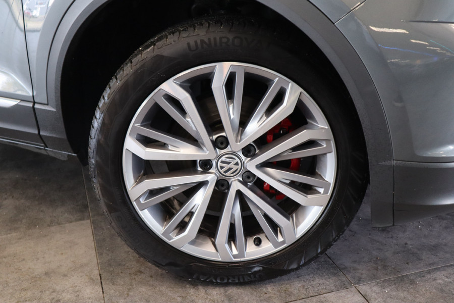 Volkswagen T-Roc 1.5 TSI Sport ACC PDC Navi Panoramadak Leder Automaat 150PK! Volkswagen T-Roc 1.5 TSI Sport ACC PDC Navi Panoramadak Leder Automaat 150PK!