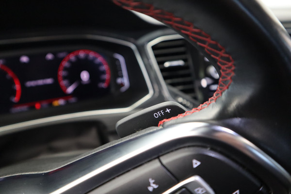 Volkswagen T-Roc 1.5 TSI Sport ACC PDC Navi Panoramadak Leder Automaat 150PK! Volkswagen T-Roc 1.5 TSI Sport ACC PDC Navi Panoramadak Leder Automaat 150PK!