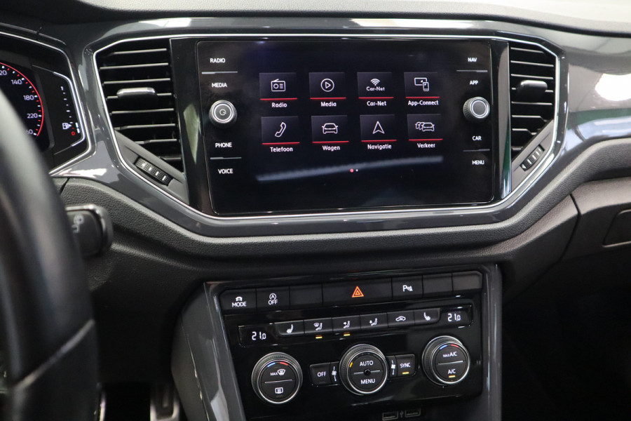 Volkswagen T-Roc 1.5 TSI Sport ACC PDC Navi Panoramadak Leder Automaat 150PK! Volkswagen T-Roc 1.5 TSI Sport ACC PDC Navi Panoramadak Leder Automaat 150PK!