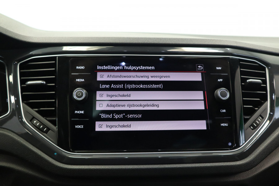 Volkswagen T-Roc 1.5 TSI Sport ACC PDC Navi Panoramadak Leder Automaat 150PK! Volkswagen T-Roc 1.5 TSI Sport ACC PDC Navi Panoramadak Leder Automaat 150PK!