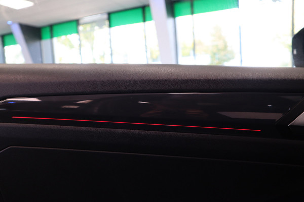 Volkswagen T-Roc 1.5 TSI Sport ACC PDC Navi Panoramadak Leder Automaat 150PK! Volkswagen T-Roc 1.5 TSI Sport ACC PDC Navi Panoramadak Leder Automaat 150PK!