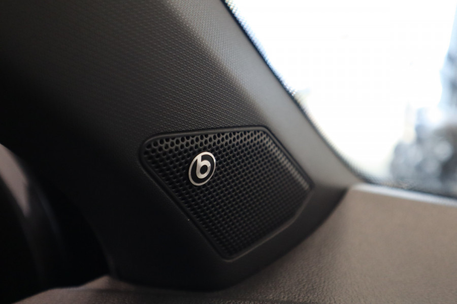 Volkswagen T-Roc 1.5 TSI Sport ACC PDC Navi Panoramadak Leder Automaat 150PK! Volkswagen T-Roc 1.5 TSI Sport ACC PDC Navi Panoramadak Leder Automaat 150PK!