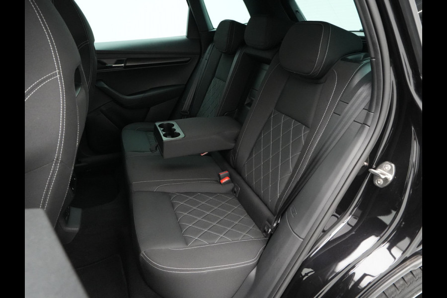 Škoda Karoq 1.5 TSI 150pk DSG Sportline Business Navigatie 19"velgen Camera Keyless 286