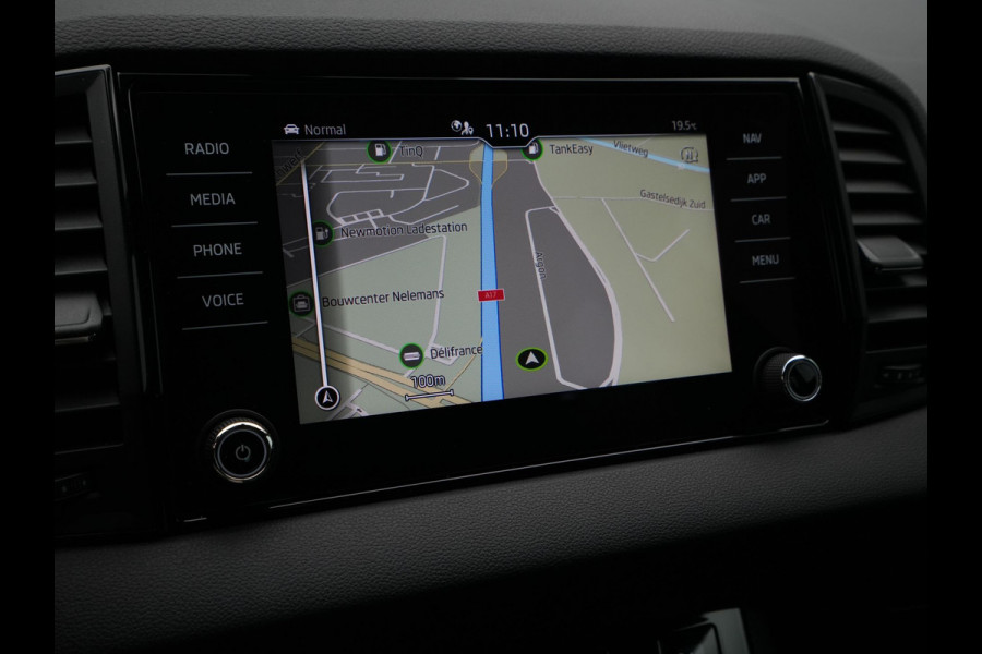 Škoda Karoq 1.5 TSI 150pk DSG Sportline Business Navigatie 19"velgen Camera Keyless 286