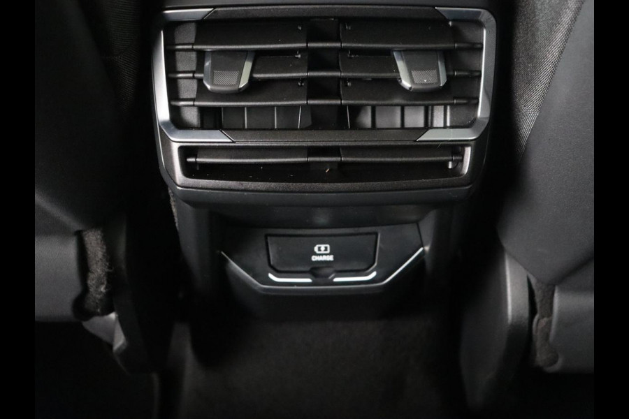 Lynk & Co 01 1.5 Plug In | Panoramadak | Infinity by Harman | Camera | Adaptive cruise | Stoelverwarming | Carplay | Memory | Full LED Lynk & Co 01 1.5 Plug In | Panoramadak | Infinity by Harman | Camera | Adaptive cruise | Stoelverwarming | Carplay | Memory | Full LED