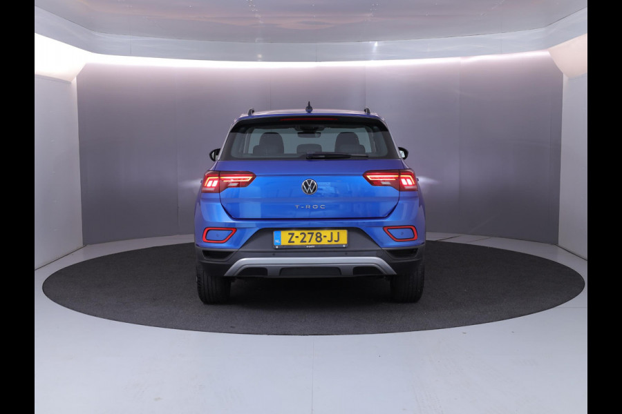 Volkswagen T-Roc 1.0 TSI Life Business 110pk 6bak| Navi| LM-velgen| verwarmd stuur| Parksensors Volkswagen T-Roc 1.0 TSI Life Business 110pk 6bak| Navi| LM-velgen| verwarmd stuur| Parksensors