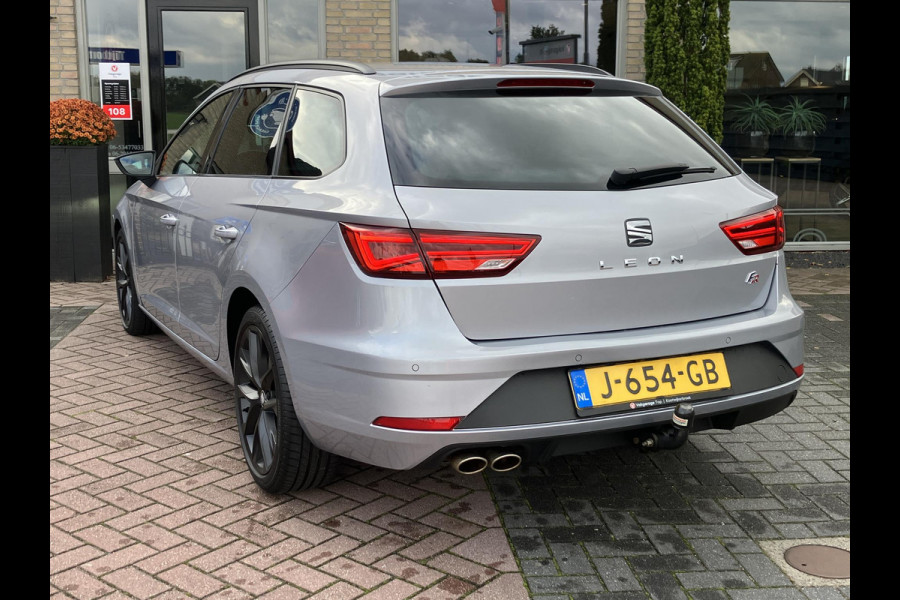 Seat León ST 1.5 TSI FR Ultimate Edition Black Sky | Trekhaak | Camera | NAP Seat León ST 1.5 TSI FR Ultimate Edition Black Sky | Trekhaak | Camera | NAP