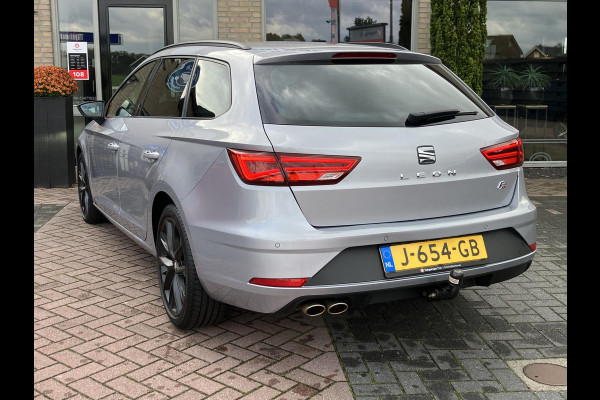 Seat León ST 1.5 TSI FR Ultimate Edition Black Sky | Trekhaak | Camera | NAP Seat León ST 1.5 TSI FR Ultimate Edition Black Sky | Trekhaak | Camera | NAP