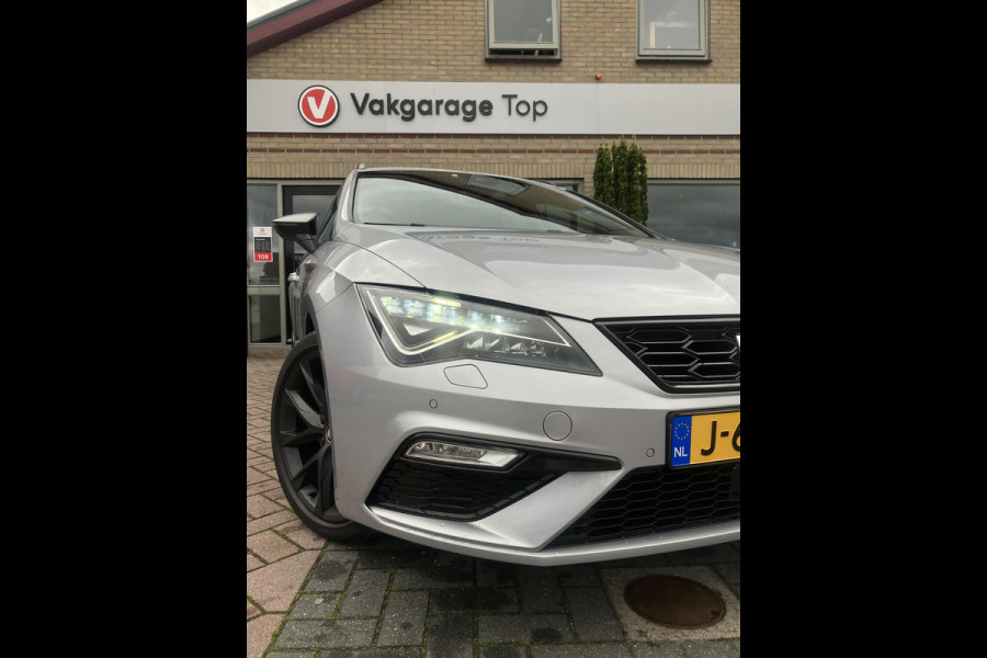 Seat León ST 1.5 TSI FR Ultimate Edition Black Sky | Trekhaak | Camera | NAP Seat León ST 1.5 TSI FR Ultimate Edition Black Sky | Trekhaak | Camera | NAP
