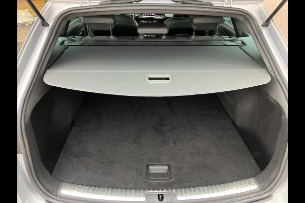 Seat León ST 1.5 TSI FR Ultimate Edition Black Sky | Trekhaak | Camera | NAP Seat León ST 1.5 TSI FR Ultimate Edition Black Sky | Trekhaak | Camera | NAP