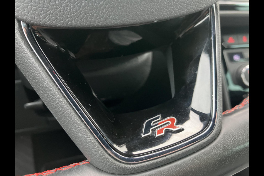 Seat León ST 1.5 TSI FR Ultimate Edition Black Sky | Trekhaak | Camera | NAP Seat León ST 1.5 TSI FR Ultimate Edition Black Sky | Trekhaak | Camera | NAP