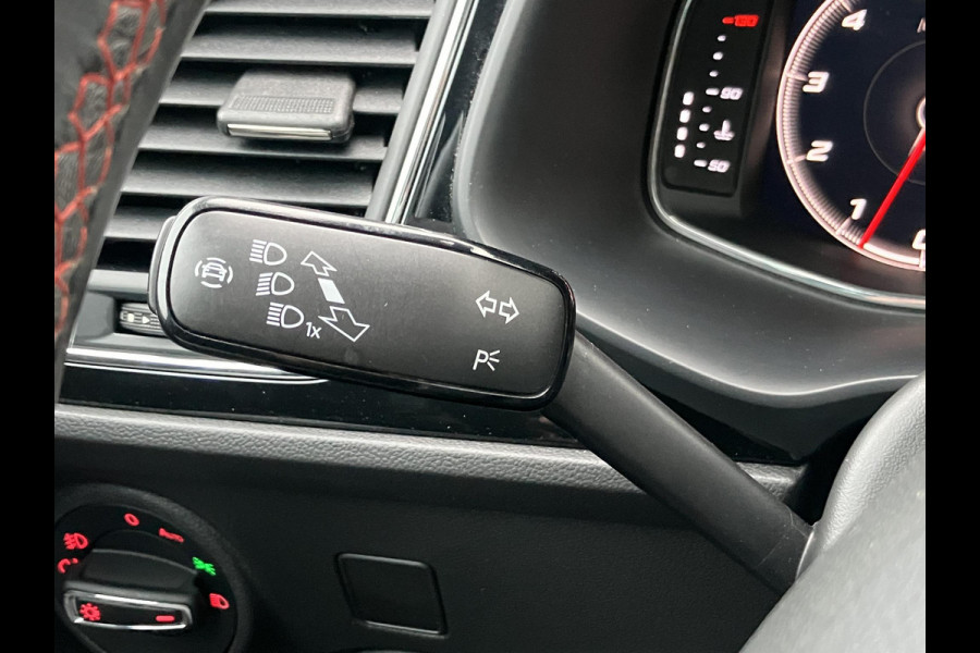 Seat León ST 1.5 TSI FR Ultimate Edition Black Sky | Trekhaak | Camera | NAP Seat León ST 1.5 TSI FR Ultimate Edition Black Sky | Trekhaak | Camera | NAP