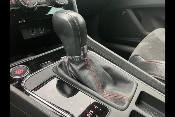 Seat León ST 1.5 TSI FR Ultimate Edition Black Sky | Trekhaak | Camera | NAP Seat León ST 1.5 TSI FR Ultimate Edition Black Sky | Trekhaak | Camera | NAP