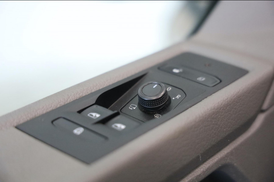 Volkswagen Transporter Caravelle T6 2.0 TDI DSG DC CARPLAY 150PK DUBBELE SCHUIFDEUREN 5 PERSOONS LEASE V/A €144,- P.M. INRUIL MOG Volkswagen Transporter Caravelle T6 2.0 TDI DSG DC CARPLAY 150PK DUBBELE SCHUIFDEUREN 5 PERSOONS LEASE V/A €144,- P.M. INRUIL MOG