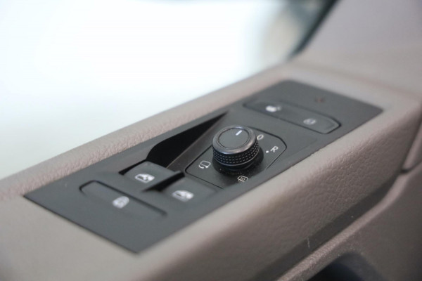 Volkswagen Transporter Caravelle T6 2.0 TDI DSG DC CARPLAY 150PK DUBBELE SCHUIFDEUREN 5 PERSOONS LEASE V/A €144,- P.M. INRUIL MOG Volkswagen Transporter Caravelle T6 2.0 TDI DSG DC CARPLAY 150PK DUBBELE SCHUIFDEUREN 5 PERSOONS LEASE V/A €144,- P.M. INRUIL MOG