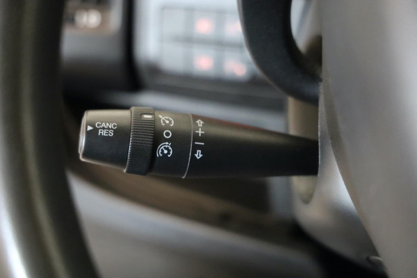 Peugeot Boxer 2.0 BlueHDI L3/H3 3 ZITS 163PK CAMERA NAVI AIRCO TREKHAAK IMPERIAAL LEASE V/A € 122,- p.m. INRUIL MOGELIJK