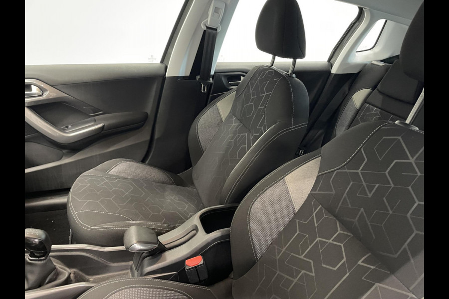 Peugeot 2008 1.2 PureTech Active 82pk Navigatie Apple Carplay/Android Auto Cruise Control Airco Peugeot 2008 1.2 PureTech Active 82pk Navigatie Apple Carplay/Android Auto Cruise Control Airco