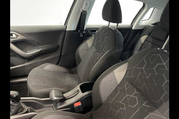 Peugeot 2008 1.2 PureTech Active 82pk Navigatie Apple Carplay/Android Auto Cruise Control Airco Peugeot 2008 1.2 PureTech Active 82pk Navigatie Apple Carplay/Android Auto Cruise Control Airco