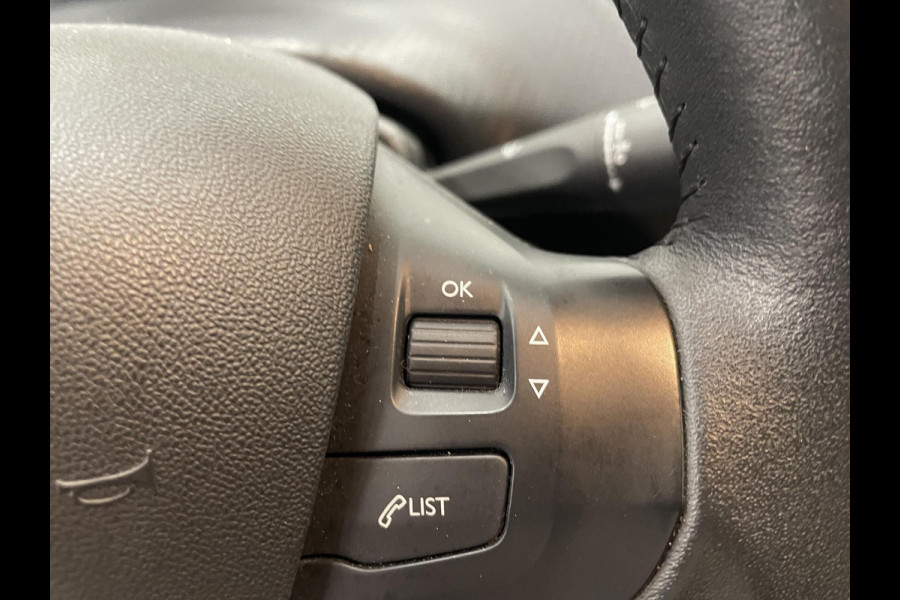 Peugeot 2008 1.2 PureTech Active 82pk Navigatie Apple Carplay/Android Auto Cruise Control Airco Peugeot 2008 1.2 PureTech Active 82pk Navigatie Apple Carplay/Android Auto Cruise Control Airco