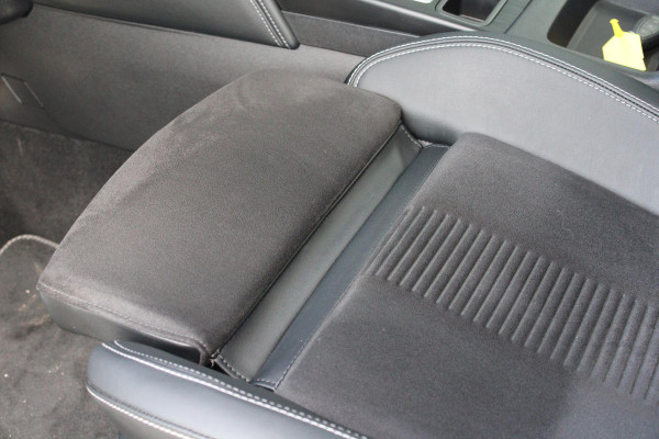 Ford Kuga 2.5 PHEV Active X 243pk | Driver Assistance Pack | Winterpack | Technology Pack | Panoramadak | All Season banden