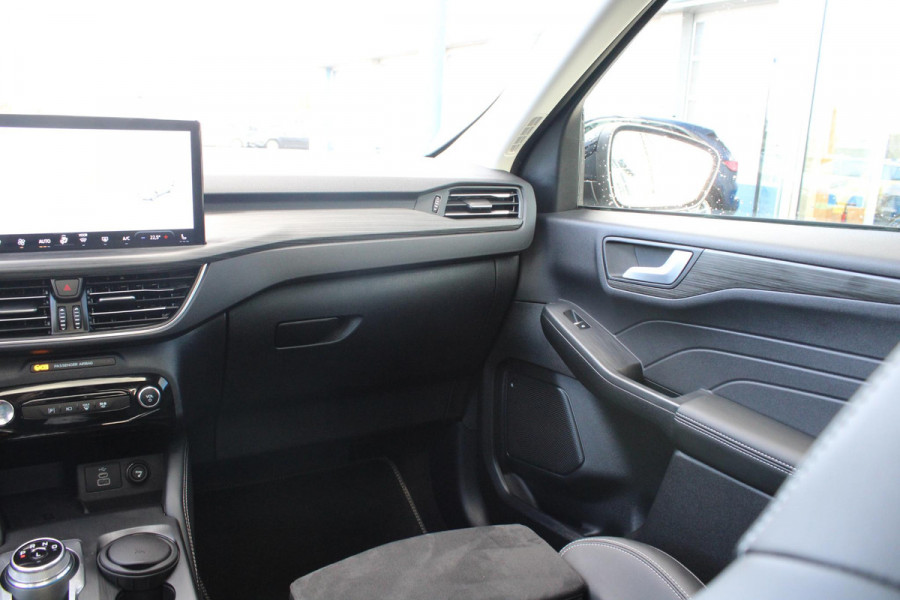 Ford Kuga 2.5 PHEV Active X 243pk | Driver Assistance Pack | Winterpack | Technology Pack | Panoramadak | All Season banden