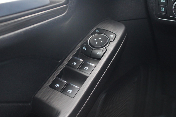 Ford Kuga 2.5 PHEV Active X 243pk | Driver Assistance Pack | Winterpack | Technology Pack | Panoramadak | All Season banden