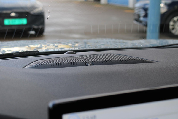 Ford Kuga 2.5 PHEV Active X 243pk | Driver Assistance Pack | Winterpack | Technology Pack | Panoramadak | All Season banden