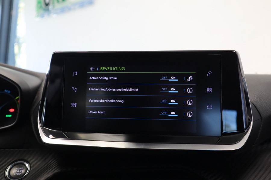 Peugeot e-208 EV Active 50 kWh 5-Drs. ClimateControl CruiseControl 24 maanden garantie mogelijk (*vraag naar de voorwaarden)