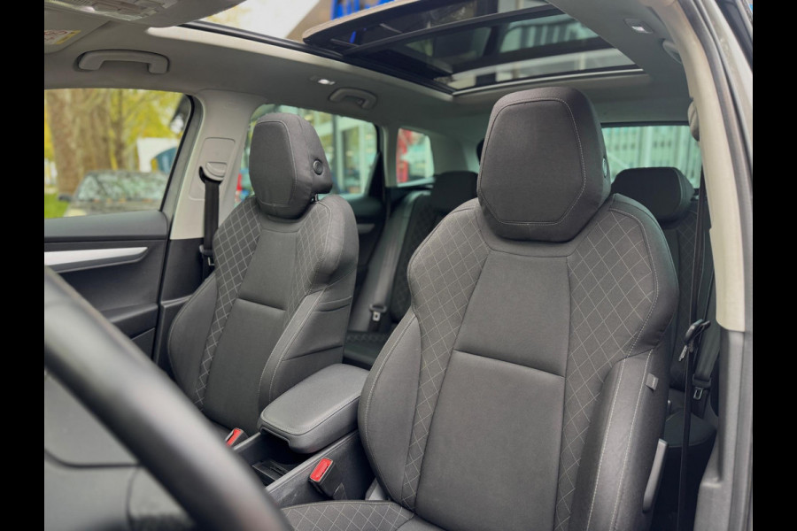 Škoda Karoq 1.0 TSI Pano Navi Apple CarPlay Cruise Nardogrey Boekjes Dealeronderhouden Nieuwe APK