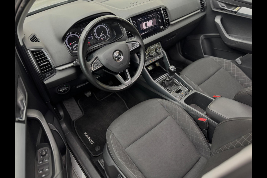 Škoda Karoq 1.0 TSI Pano Navi Apple CarPlay Cruise Nardogrey Boekjes Dealeronderhouden Nieuwe APK