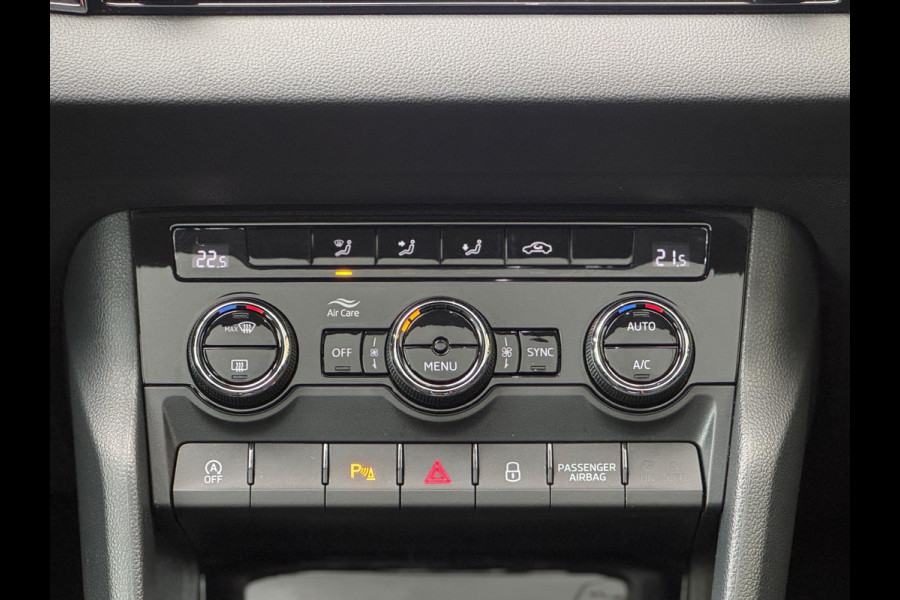 Škoda Karoq 1.0 TSI Pano Navi Apple CarPlay Cruise Nardogrey Boekjes Dealeronderhouden Nieuwe APK