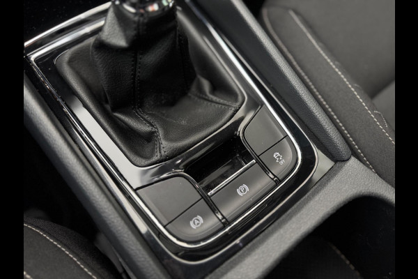 Škoda Karoq 1.0 TSI Pano Navi Apple CarPlay Cruise Nardogrey Boekjes Dealeronderhouden Nieuwe APK