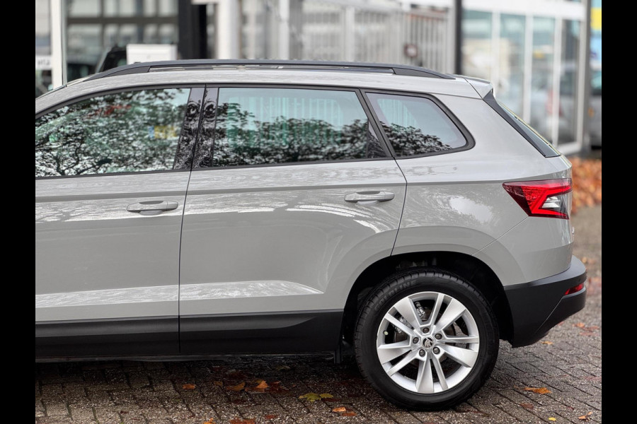 Škoda Karoq 1.0 TSI Pano Navi Apple CarPlay Cruise Nardogrey Boekjes Dealeronderhouden Nieuwe APK