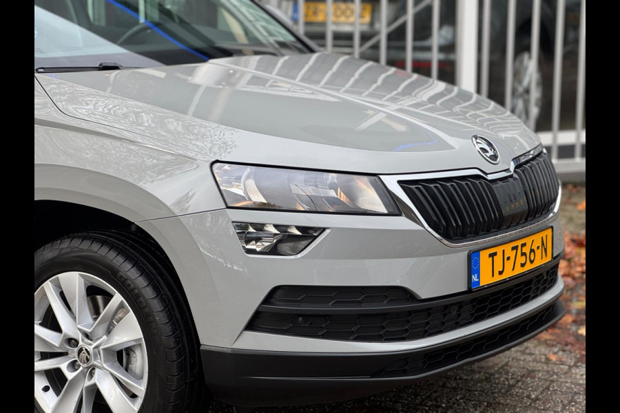 Škoda Karoq 1.0 TSI Pano Navi Apple CarPlay Cruise Nardogrey Boekjes Dealeronderhouden Nieuwe APK