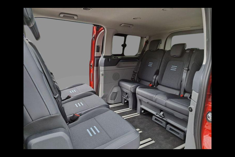 Ford Tourneo Custom 340 L2H1 Active 65 kWh 218pk | Driver Assistance Pack | Verwarmde Voorstoelen | 8 persoons | Uniek in Nederland! Ford Tourneo Custom 340 L2H1 Active 65 kWh 218pk | Driver Assistance Pack | Verwarmde Voorstoelen | 8 persoons | Uniek in Nederland!