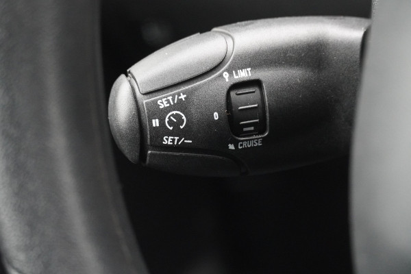 Peugeot 208 BWJ 2019 / 82 PK 1.2 Active | | AIRCO | NAVI | CRUISE | PDC | ELEKTRISCH PAKKET Peugeot 208 BWJ 2019 / 82 PK 1.2 Active | | AIRCO | NAVI | CRUISE | PDC | ELEKTRISCH PAKKET