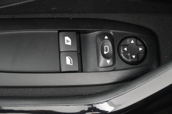 Peugeot 208 BWJ 2019 / 82 PK 1.2 Active | | AIRCO | NAVI | CRUISE | PDC | ELEKTRISCH PAKKET Peugeot 208 BWJ 2019 / 82 PK 1.2 Active | | AIRCO | NAVI | CRUISE | PDC | ELEKTRISCH PAKKET