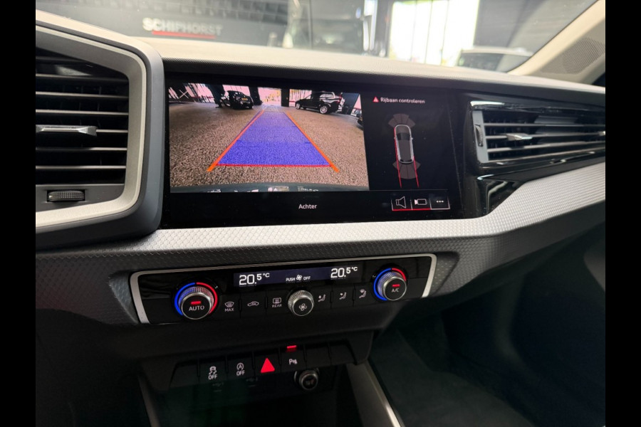 Audi A1 Sportback 30 TFSI 110pk S-line chronos grijs/zwart dak/carplay Audi A1 Sportback 30 TFSI 110pk S-line chronos grijs/zwart dak/carplay