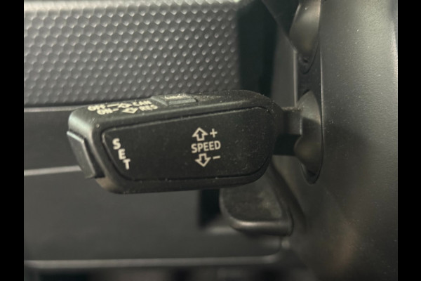 Audi A1 Sportback 30 TFSI 110pk S-line chronos grijs/zwart dak/carplay Audi A1 Sportback 30 TFSI 110pk S-line chronos grijs/zwart dak/carplay
