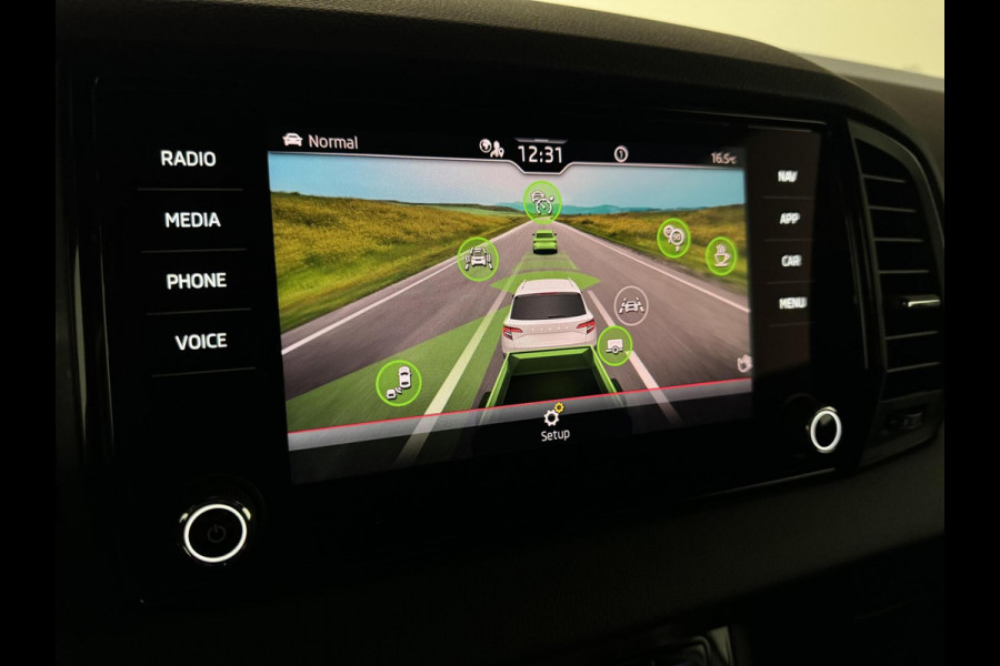 Škoda Karoq 1.5 TSI ACT Sportline Pano ACC Sfeer Canton Trekh. NAP Škoda Karoq 1.5 TSI ACT Sportline Pano ACC Sfeer Canton Trekh. NAP