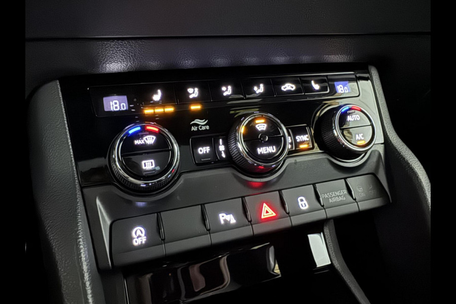 Škoda Karoq 1.5 TSI ACT Sportline Pano ACC Sfeer Canton Trekh. NAP Škoda Karoq 1.5 TSI ACT Sportline Pano ACC Sfeer Canton Trekh. NAP