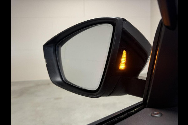 Škoda Karoq 1.5 TSI ACT Sportline Pano ACC Sfeer Canton Trekh. NAP Škoda Karoq 1.5 TSI ACT Sportline Pano ACC Sfeer Canton Trekh. NAP